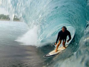 la mejor época para surfear en las islas maldivas y a donde ir surf limit magazine